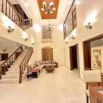 Whitevilla 5 Rooms