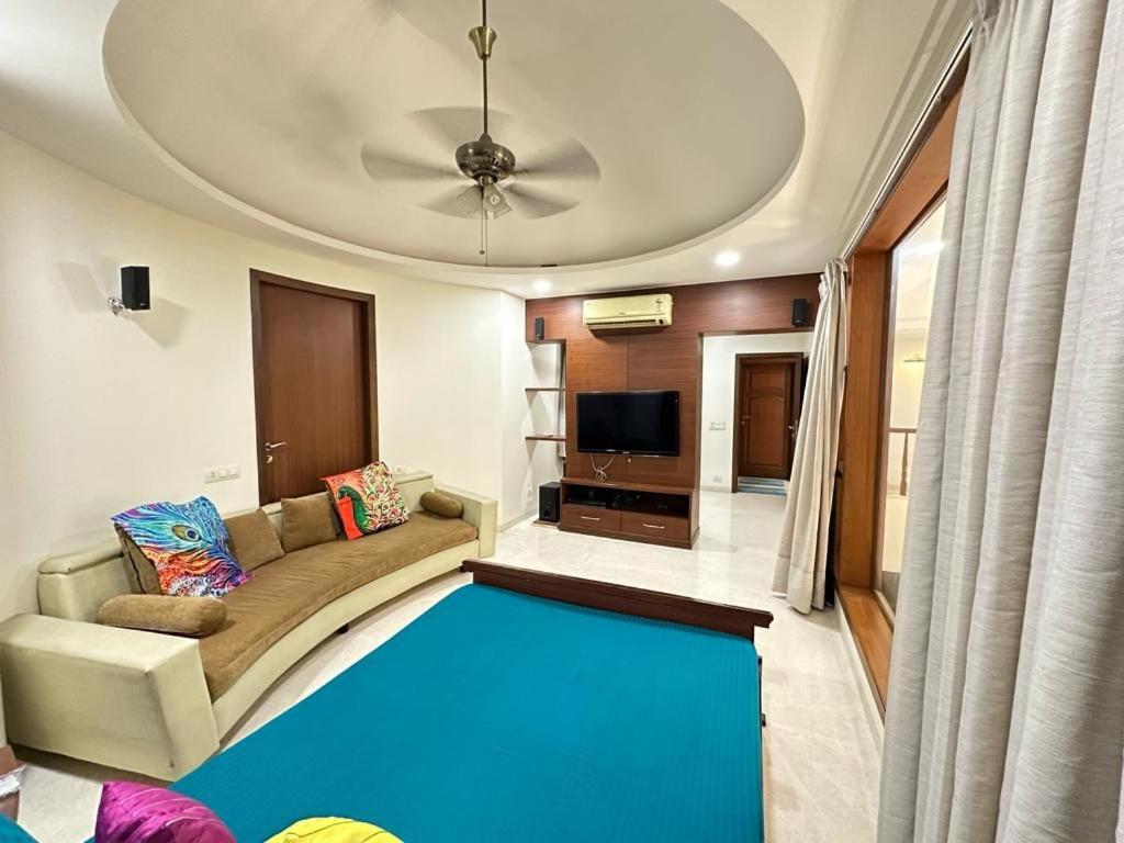 Whitevilla 5 * Pune